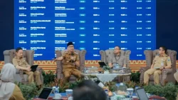 Gubernur Lampung Rahmat Mirzani Djausal memimpin rapat digitalisasi pelayanan publik