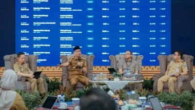 Gubernur Lampung Rahmat Mirzani Djausal memimpin rapat digitalisasi pelayanan publik