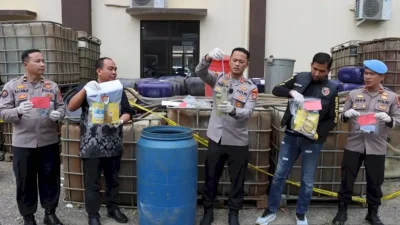 Polisi Bongkar Jaringan BBM Subsidi Ilegal di Pringsewu, Gudang Oplosan hingga Barcode MyPertamina Disita