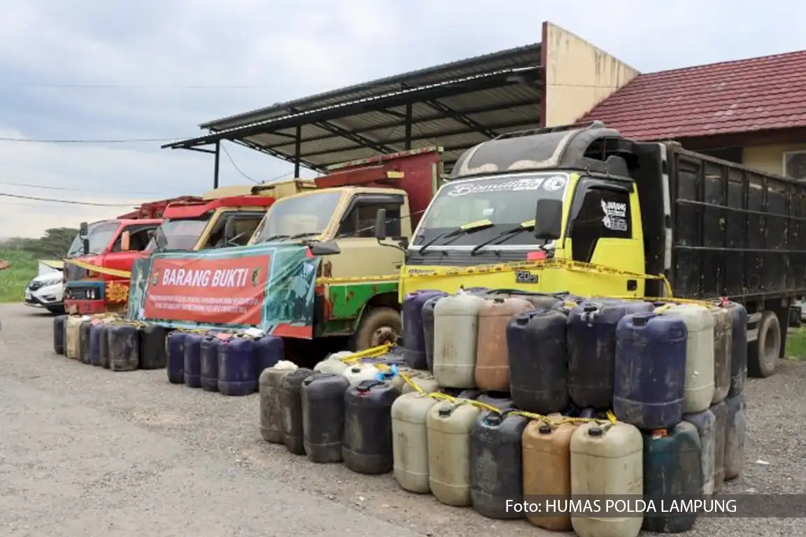 Barang bukti pengungkapan jaringan BBM subsidi ilegal di Pringsewu
