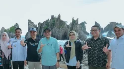 Pembangunan jalan pesisir Lampung menuju Teluk Kiluan dan Pantai Gigi Hiu