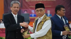 Prof Elfahmi saat ditetapkan sebagai Rektor Itera periode 2026-2030
