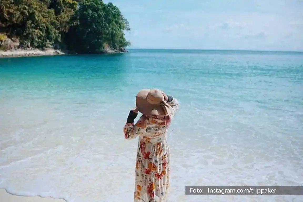 Pantai Teluk Hantu Pesawaran