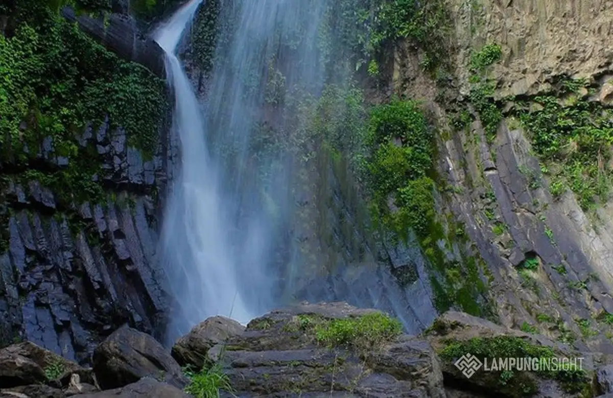 Air Terjun Lembah Pelangi Tanggamus, Lokasi, Harga Tiket dan Daya Tariknya