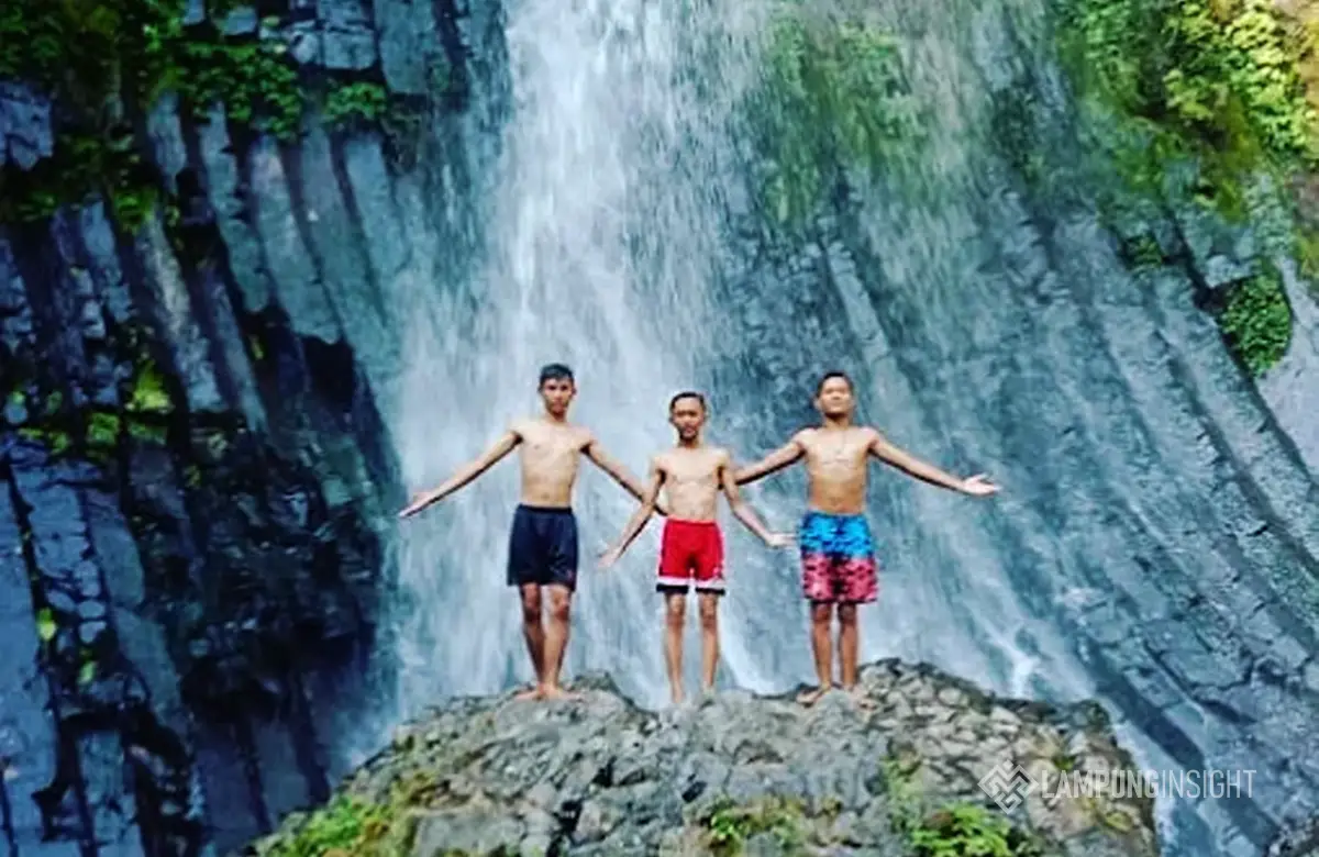 Air Terjun Lembah Pelangi Tanggamus, Lokasi, Harga Tiket dan Daya Tariknya