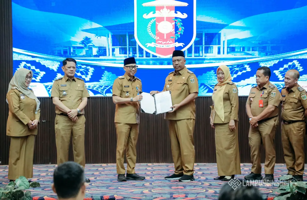 Gubernur Lampung Serahkan SK Plt Bupati Lampung Tengah kepada I Komang Koheri