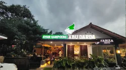 Abu Darda Ayam Kampoeng, Tempat Makan Keluarga yang Asri di Bandar Lampung