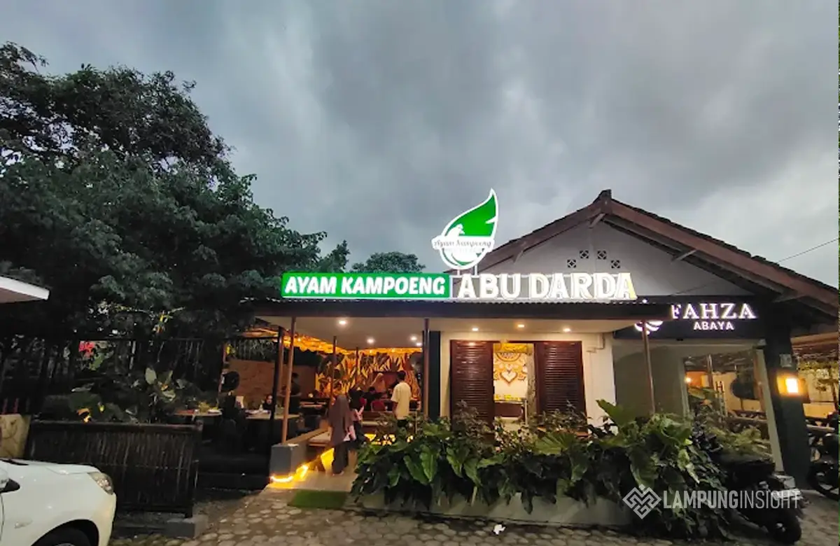 Abu Darda Ayam Kampoeng, Tempat Makan Keluarga yang Asri di Bandar Lampung