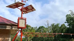 Enam EWS Dipasang di Pesisir Lampung Selatan untuk Antisipasi Erupsi Gunung Anak Krakatau