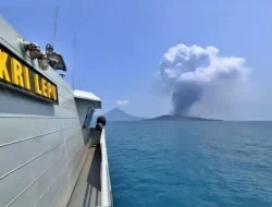 Pemantauan Langsung Aktivitas Gunung Anak Krakatau dari KRI Lepu-861