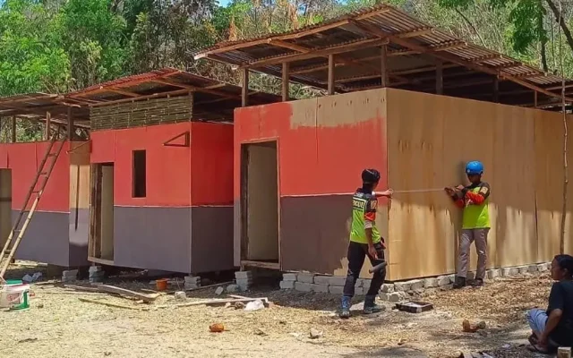 Rescue OVI Lampung Masih Bertahan Bantu Korban Gempa NTT
