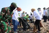 Universitas Lampung Gelar Pengobatan Gratis dan Bersih-Bersih di Pulau Pasaran